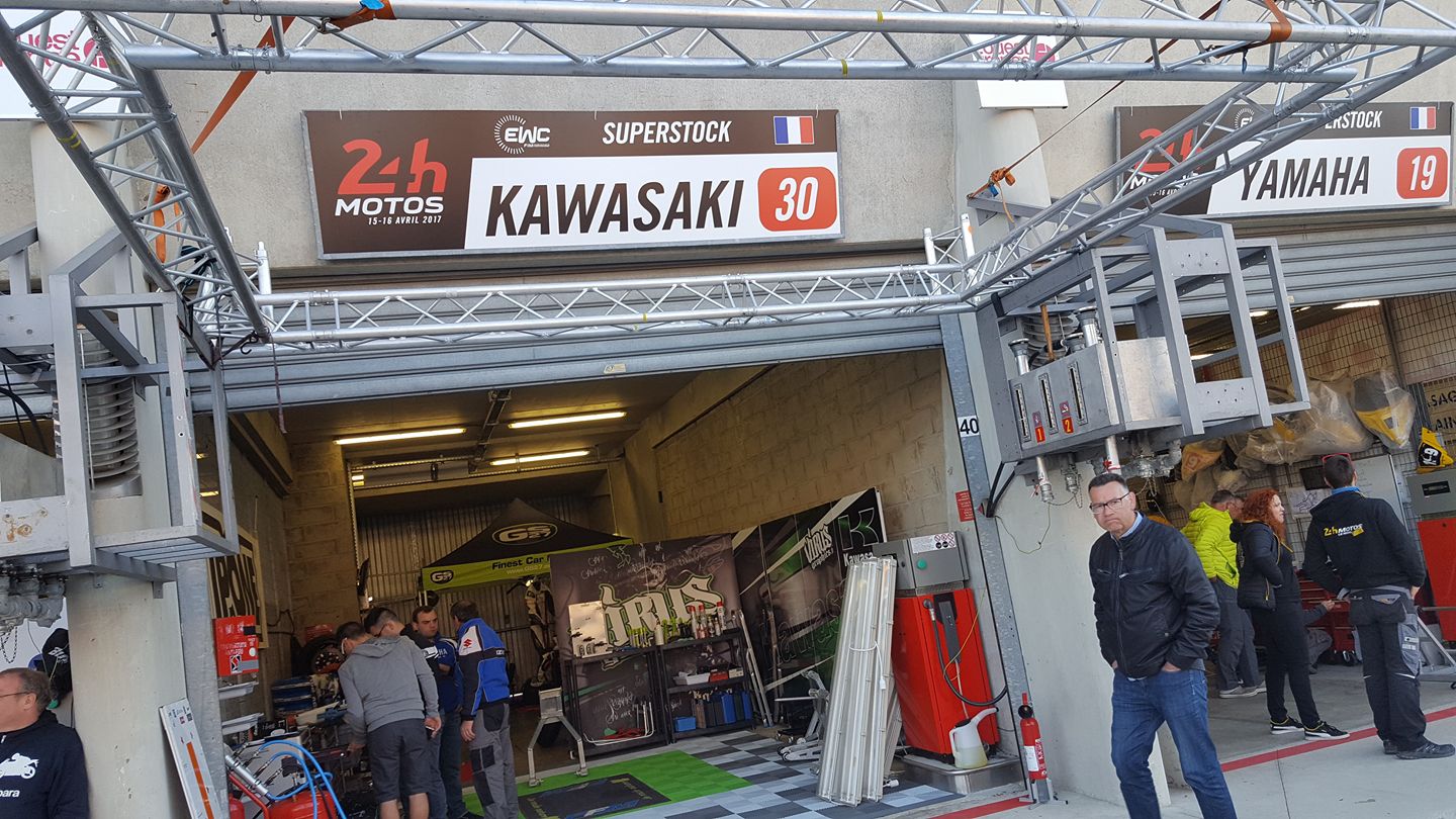 Box 24H du mans Motos Team No Limit 37 ,kawasaki zx-10R #30