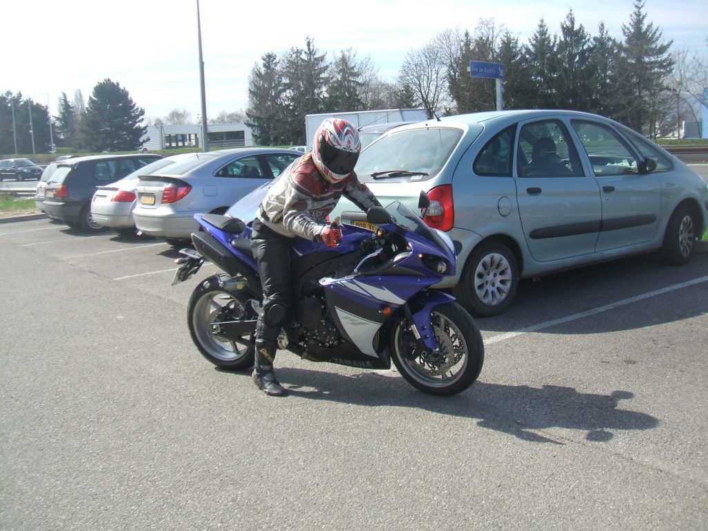 Sergio nangeroni a enfourché sa belle Yamaha R1, pour n retour au bercail en auvergne .Volkanik endurance