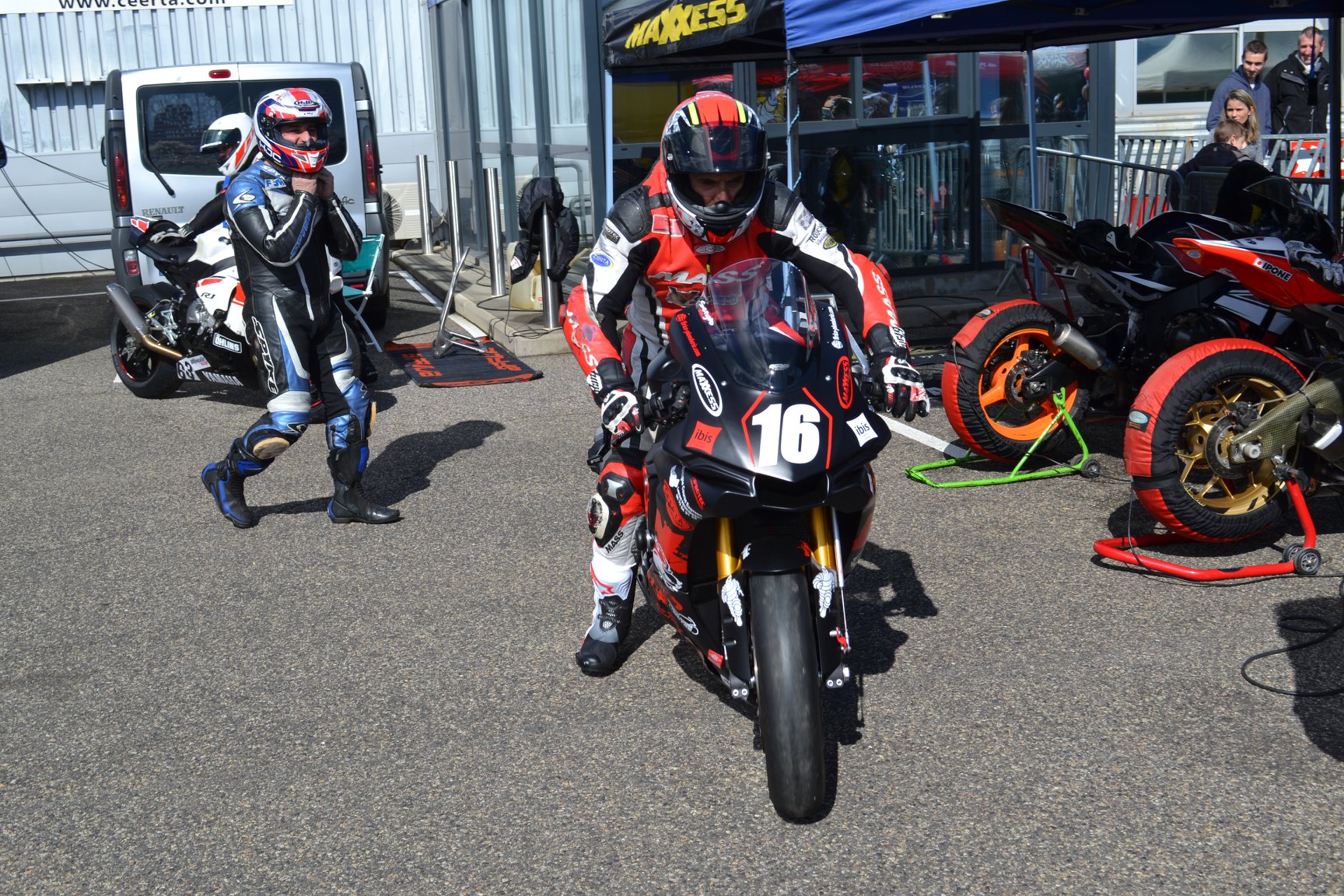 YAMAHA R1 Sergio NANGERONI circuit d'issoire