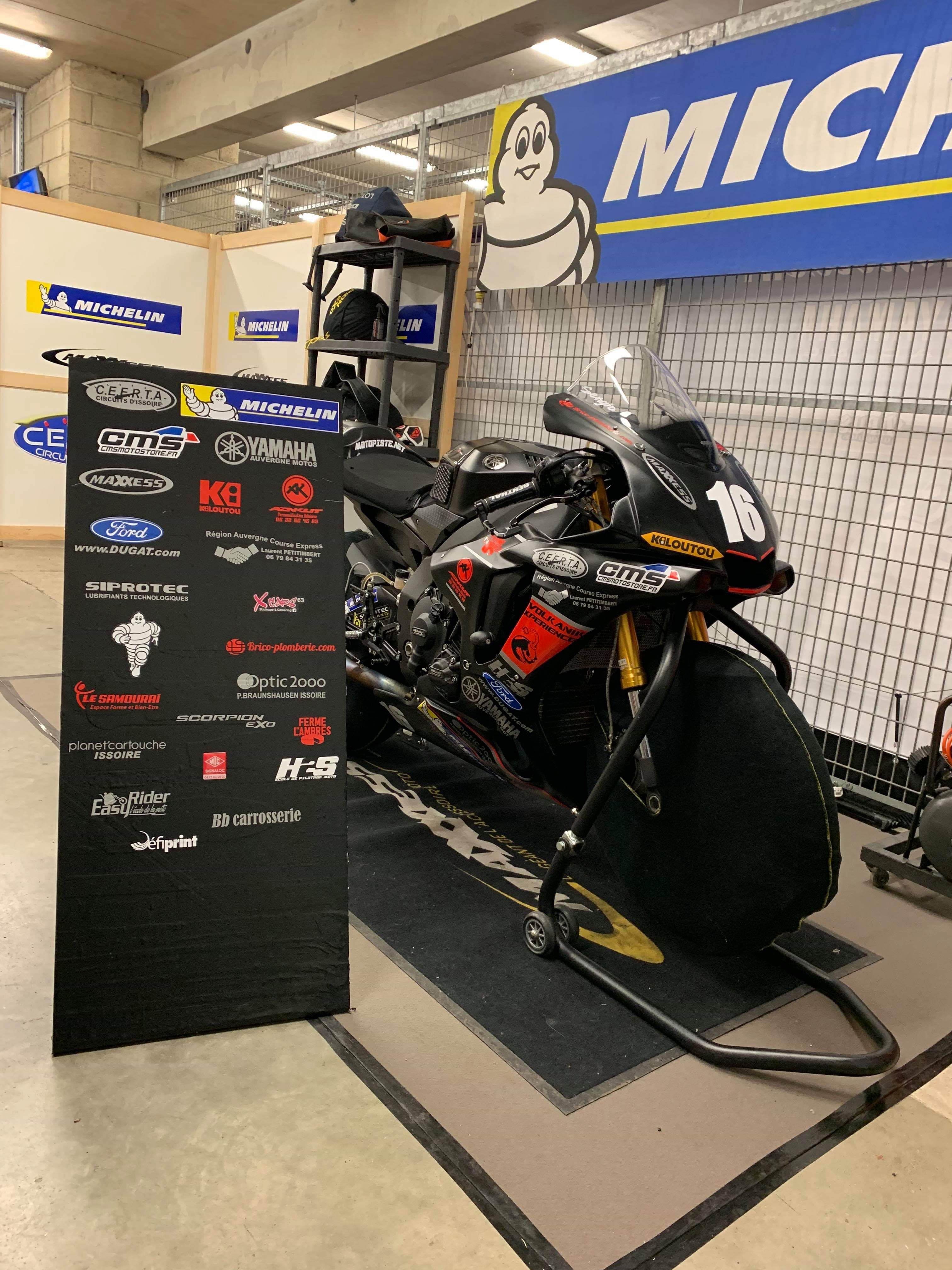 Circuit bugatti le mans box 9 lors fsbk 2019 , ceerta maxxes